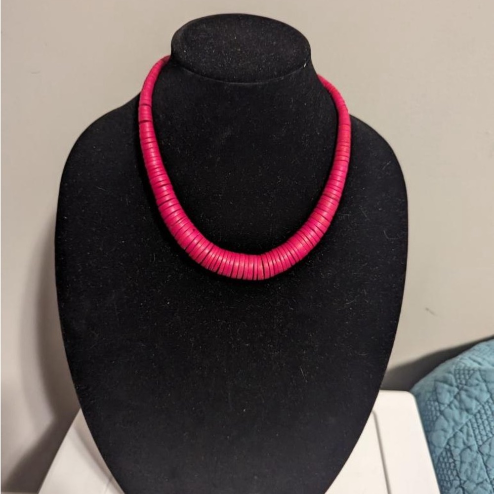 Fushia Pink Graduated Wooden Disc 16" Necklace